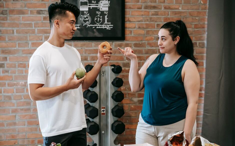Quanto de proteína por dia para hipertrofia: cálculo exato com cardápio