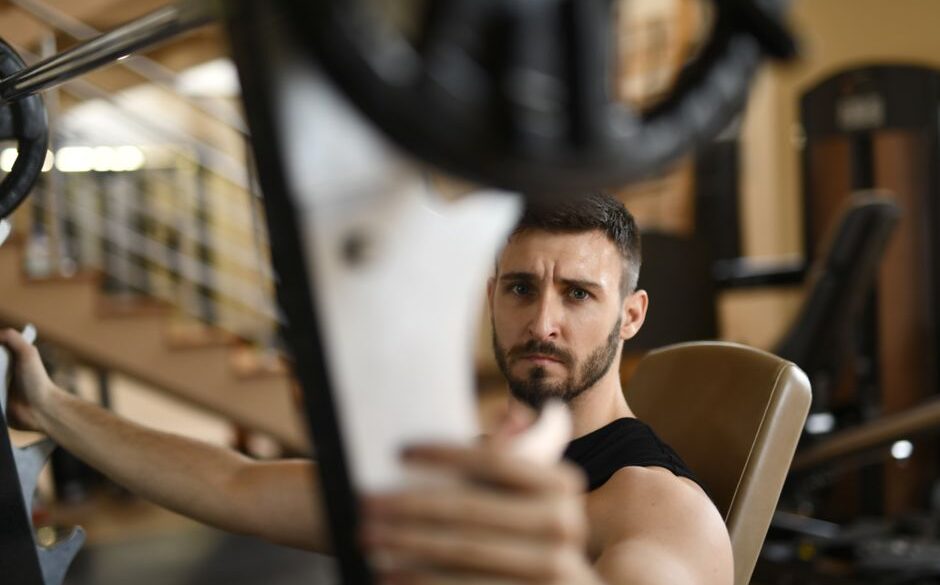 5 Sinais de Overtraining na Musculação que Ignorei
