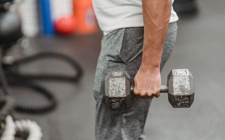 Como corrigir assimetria muscular: protocolo de 8 semanas